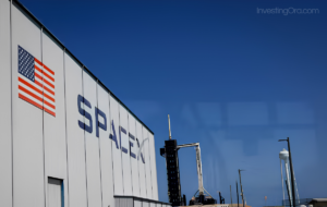 SpaceX starts pre-IPO charm offensive with analysts ahead of a late-June listing